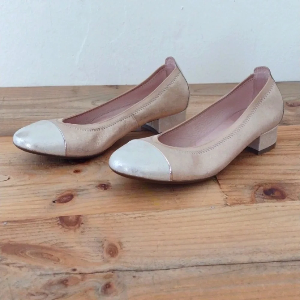 Hispanitas Joy is a Choice 2 Tone Metallic Block Heel Shoe Size 39 US Size 9